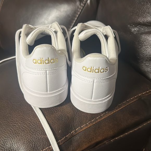 Adidas Grand Court White and Gold Sneakers Cloudfoam comfort sz 9 - Picture 2 of 5